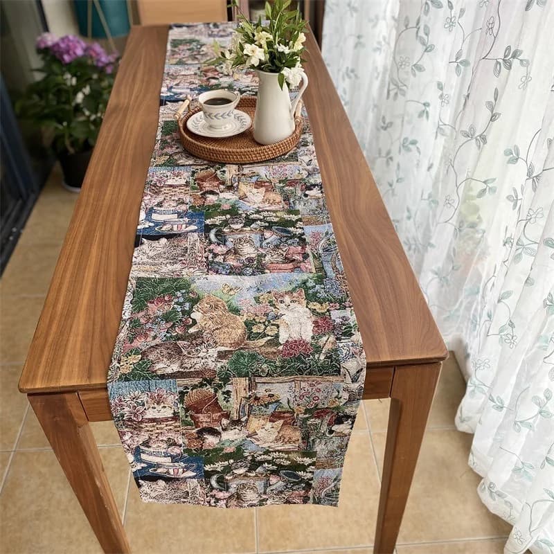 Baumwoll-Leinen-Mix Tischläufer mit Blumen-Katzen-Print für Wohndekoration