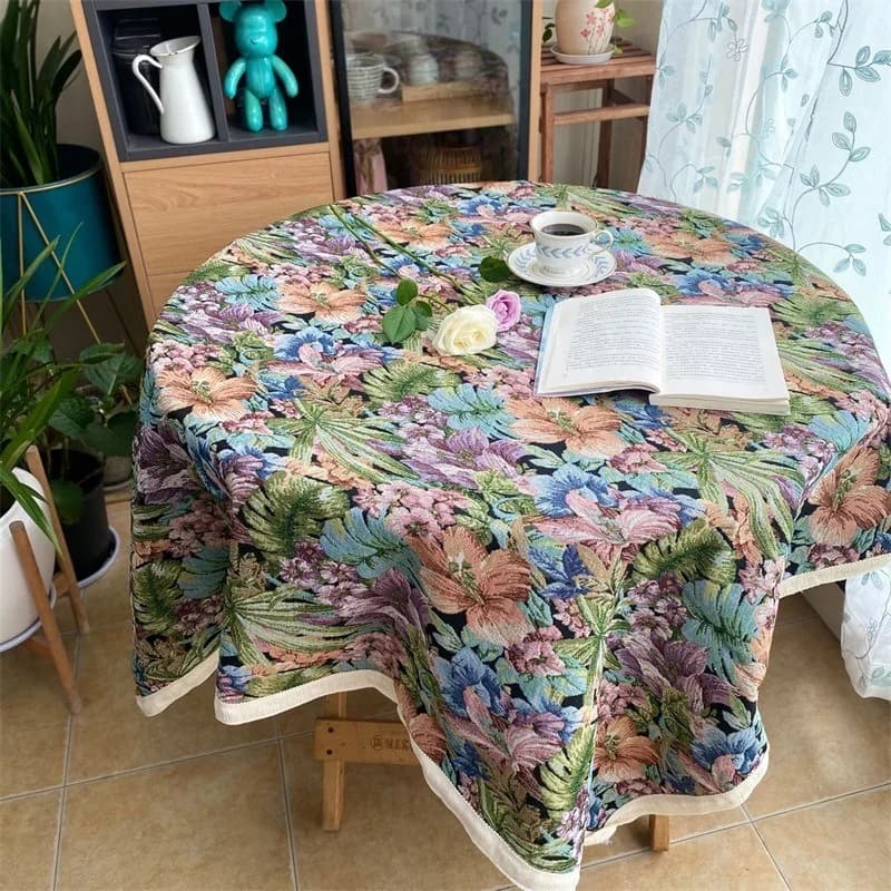Tischdecke und Läufer im europäischen Stil mit Fransen