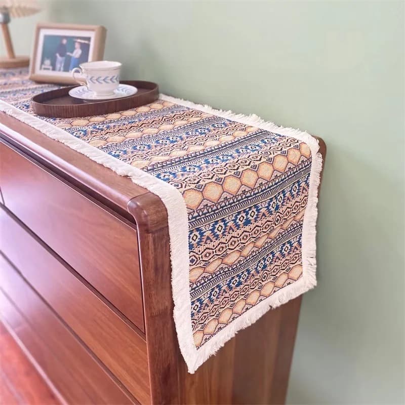 Tischläufer im marokkanischen Stil mit geometrischem abstraktem Muster