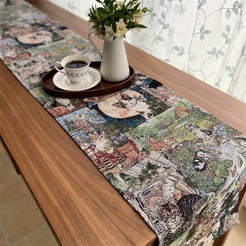 Baumwoll-Leinen-Mix Tischläufer mit Blumen-Katzen-Print für Wohndekoration