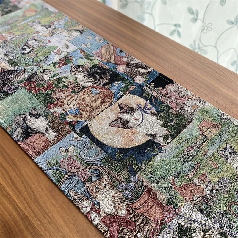 Baumwoll-Leinen-Mix Tischläufer mit Blumen-Katzen-Print für Wohndekoration